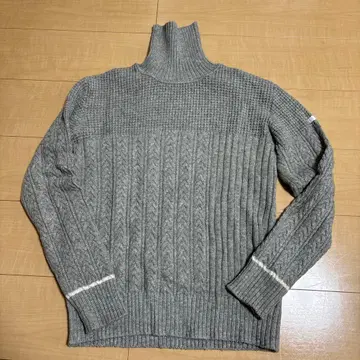 데상트 스릭슨 스웨터 그레이 L 사이즈