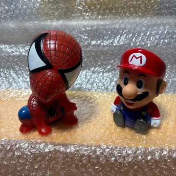 스파이더맨과 마리오 피규어 세트 저금통