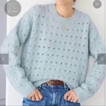 라이트 블루 짜임 패턴 긴팔 니트 스웨터