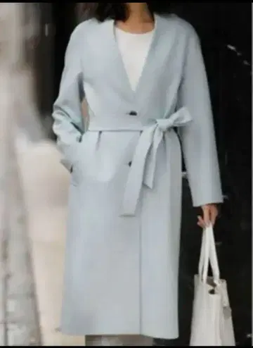 플라스테 파스텔 블루 코트