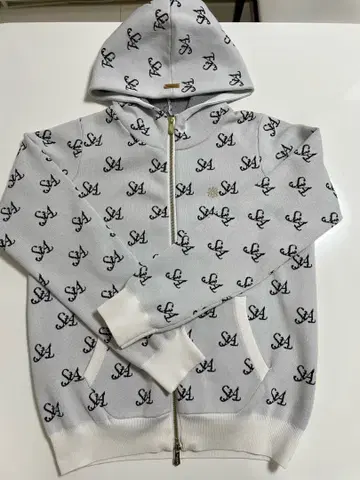 세인트 앤드류스 2024 가을/겨울 모델 풀 집업 니트 후디 L 사이즈