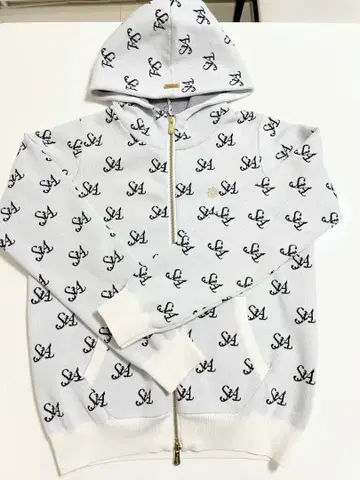 세인트 앤드류스 2024 가을/겨울 모델 풀 집업 니트 후디 L 사이즈