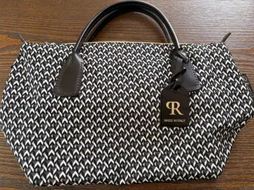 로베르타 피에리 토트백 블랙/화이트 기하학 패턴