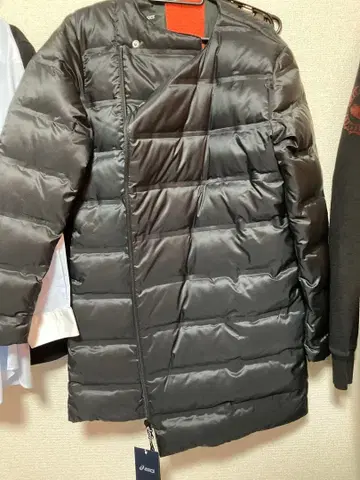 아식스 다운 코트 L 사이즈 시착만 한 상품