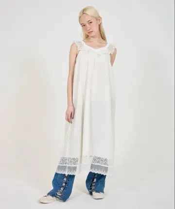 TINA : JOJUN 슬리브리스 레이스 원피스