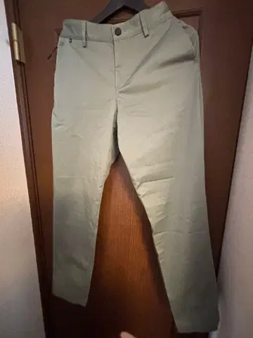 미사용 BOSS 보스 팬츠 M 사이즈입니다
