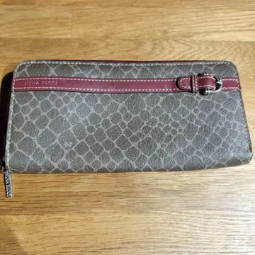 NINA RICCI 엠보 디자인 장지갑