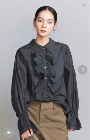 BEAUTY&YOUTH 코튼 프릴 레이스 슬리브 셔츠 다크 그레이/S