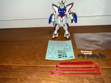 반다이 스피리츠제 RG 1/144 샤이닝 건담 조립 완료품