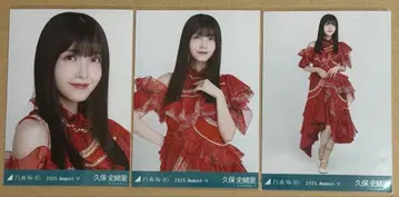 노기자카46 브로마이드 쿠보 시오리 13thBD 라이브 의상 2