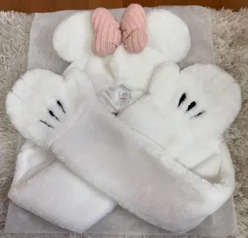 새상품급 디즈니랜드 미니 머플러, 장갑 포함 모자 (화이트), 장갑