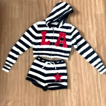 LA 로고 스트라이프 샤기 니트 셋업