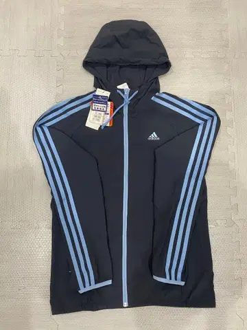 adidas UV 보호 후드 부착 저리 셋업 L 사이즈 택 포함 새상품
