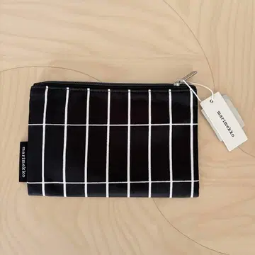 미사용 새상품 마리메꼬 Tiiliskivi Kaika 파우치 블랙