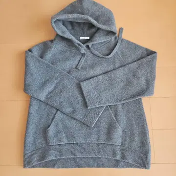 EVERYDAY I LIKE. 후드 부착 그레이 스웨터