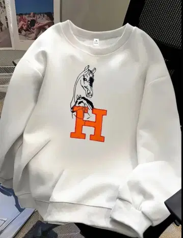 레어 H 로고 화이트 맨투맨 트레이닝복