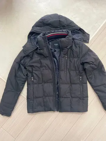 BEAMS HEART 블랙 다운 자켓 후드 탈부착 가능 블랙