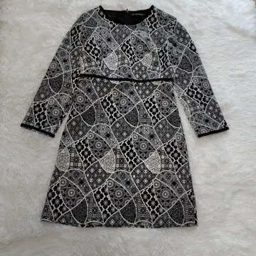 ZARA Trafaluc 긴팔 원피스 XS 꽃무늬 블랙