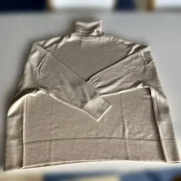 온워드 23구 터틀넥 와이드 풀오버 라이트 베이지 38