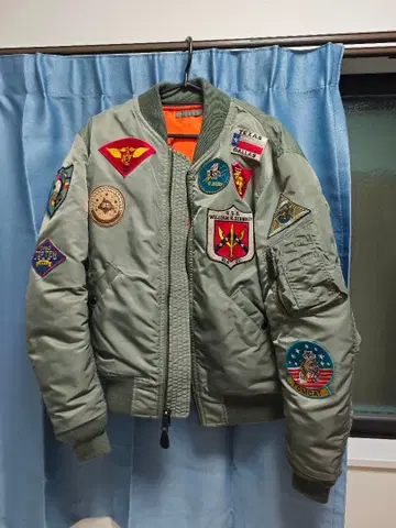 올리브 그린 MA-1 플라이트 자켓