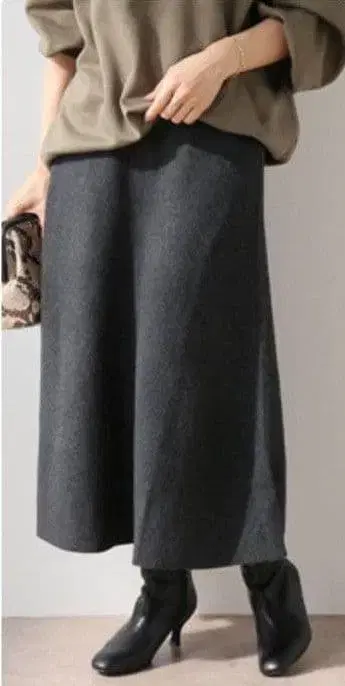 [ 새상품 ] TICCA 티 니트 플레어 스커트 차콜