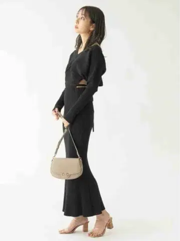 SNIDEL 커팅 오픈 니트 원피스 블랙