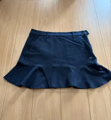 DESCENTE 데상트 골프 겨울 상품 네이비 플레어 스커트 L 사이즈