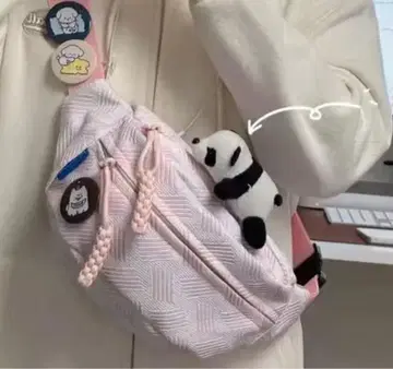 핑크 기하학 패턴 숄더백