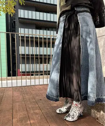 트라노이 플리츠 랩 데님 스커트