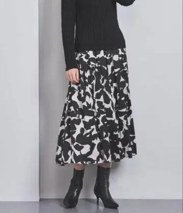 유나이티드 애로우즈 새틴 프린트 스커트 38 M