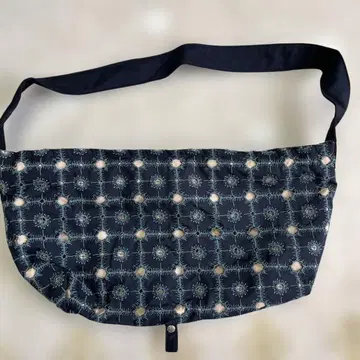 미나 페르호넨 아네모네 패턴 바디백 스몰 사이즈