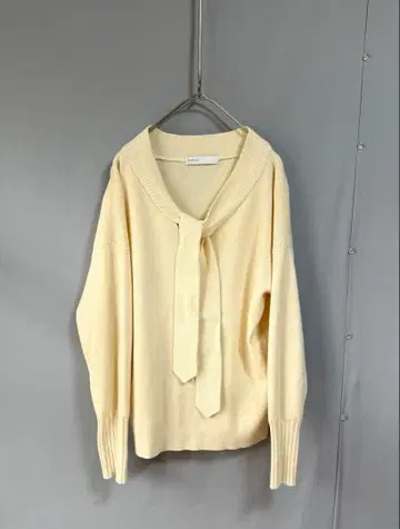 NOBLE 울 보타이 리본 니트 아이보리