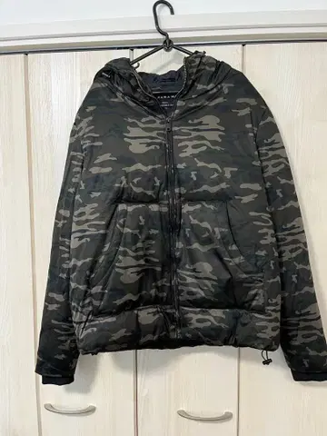 ZARA 카모 패턴 다운 자켓 후드 부착