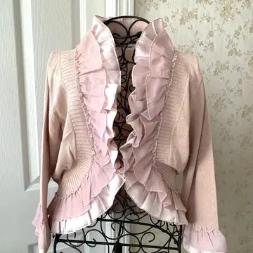 갤러리 비스콘티 프릴 디자인 핑크 니트 가디건