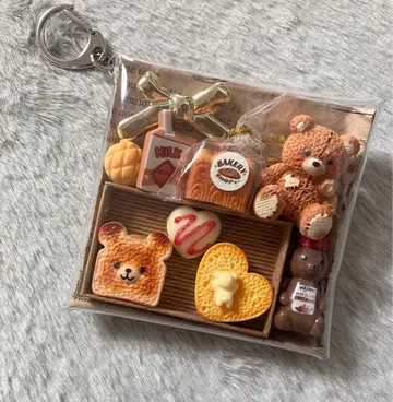 가챠 파우치 [ 곰돌이 빵 ]