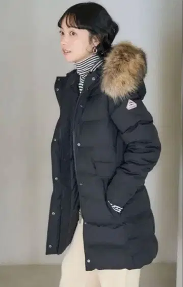 피레넥스 그레노블 다운 코트 퍼 포함 38 새상품급 블랙