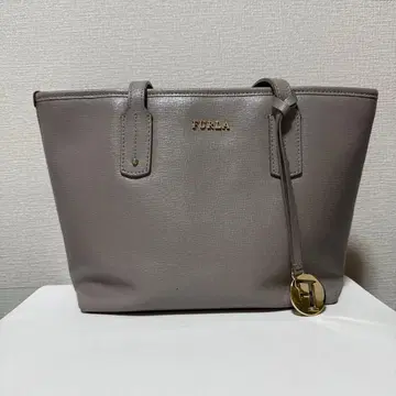 FURLA 참 포함 핸드백 그레이