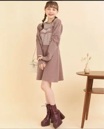 Fitty&Co. 로고 하운드투스 체크 니트 원피스