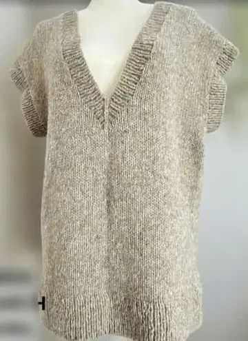 어반 리서치 도어스 페루산 V넥 니트 베스트 핸드메이드