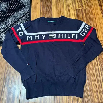 TOMMY HILFIGER 네이비 스웨터