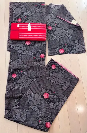 [ 미사용 ] 기모노 코몬 매실 히키타 패턴 블랙 와인 레드 설날