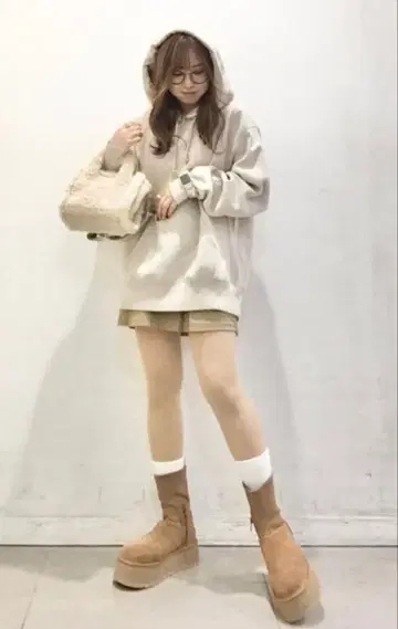 [ 미개봉 새상품 ] GU 헤비 웨이트 후드 맨투맨