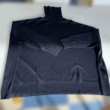 온워드 23구 터틀넥 와이드 풀오버 네이비 38