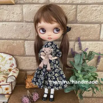 네오 브라이스 아웃핏 레트로 분위기 블랙 네이비 꽃무늬 원피스