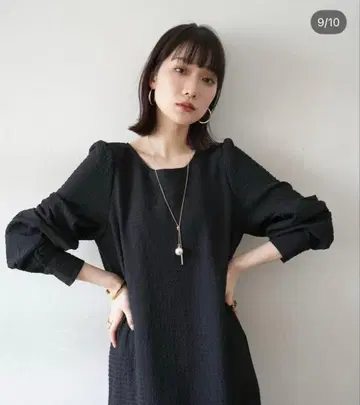 Lumier 팽이 자카드 백 오픈 원피스