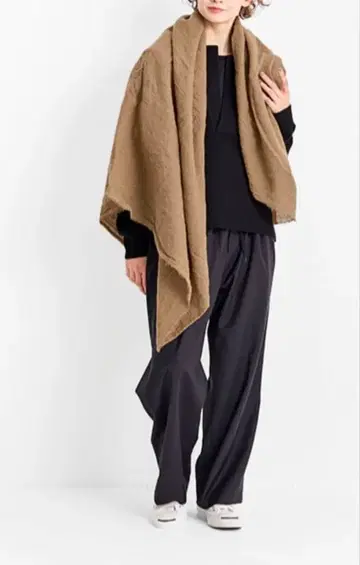 이번 시즌 미사용 새상품 Veritecoeur 베리떼꾸르 울 거즈 스톨