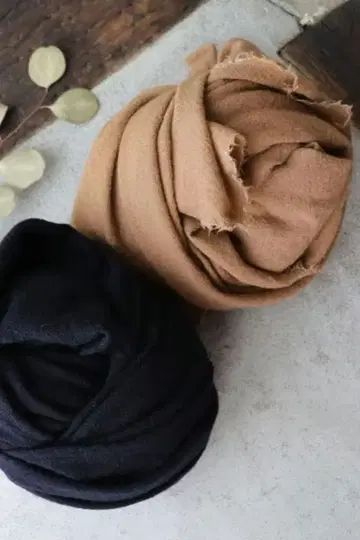 이번 시즌 미사용 새상품 Veritecoeur 베리떼꾸르 울 거즈 스톨