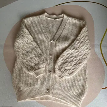 snidel 크림색 V넥 가디건