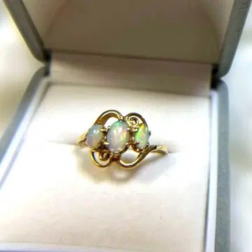 유색 빛이 멋진 10K 천연 오팔 반지