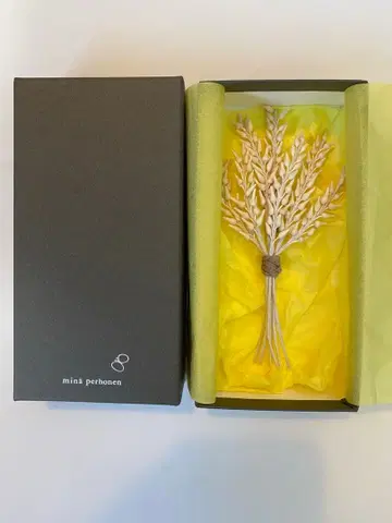 미나 페르호넨 브로치